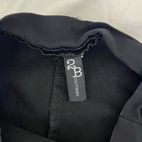 Fitted Shorts - Picture 6 of 6